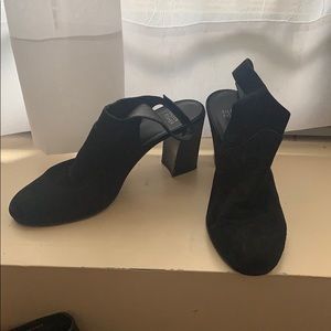 Black Eileen Fisher shooties/booties